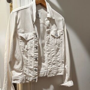Classic AG White Denim Jacket👌🤍🤍